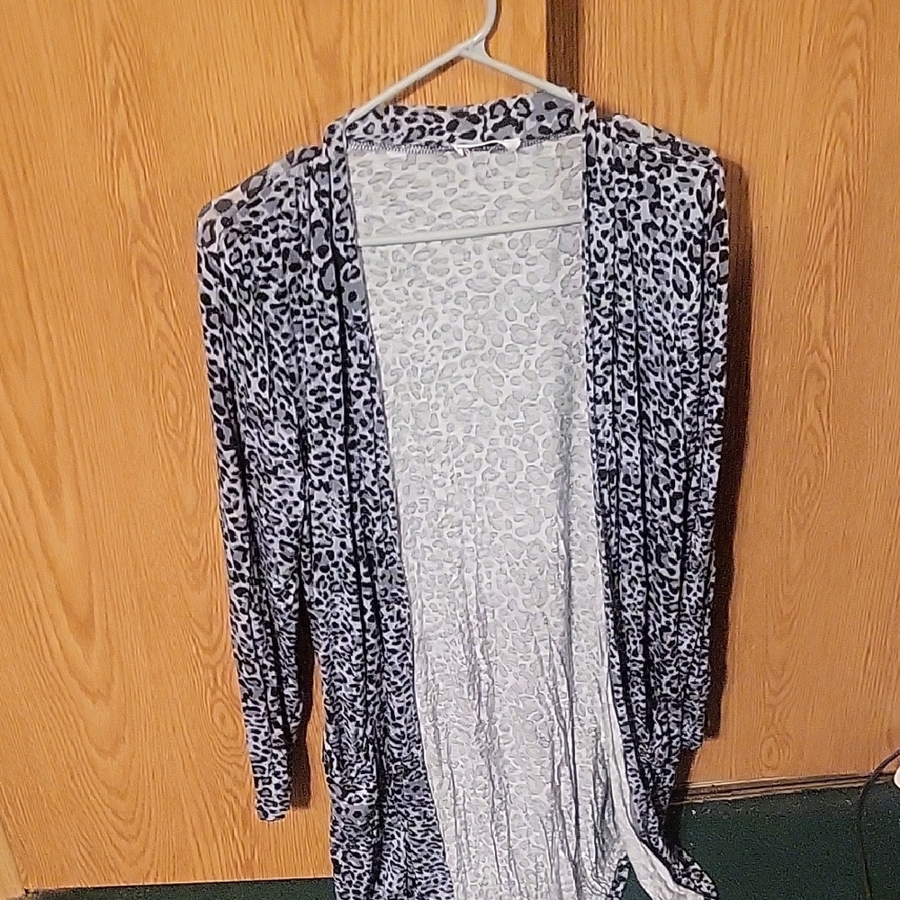Zenana Outfitters Black and Gray Leopard Cardigan